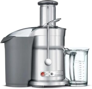 Juicer, Bagotte Centrifugal Juicer, 65mm Wide Feed Chute Juicer Machines for Whole Fruit and Vegetable, High Juice Yield Dual-Speed Juice Extractor with 304 Stainless Steel, BPA-Free, Easy to Clean