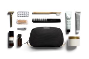 Bellroy Toiletry Kit, Water-Resistant Woven Toiletry Travel Bag (toiletries, Cologne, Shaving Accessories, Hairbrush, Toothbrush) - Black